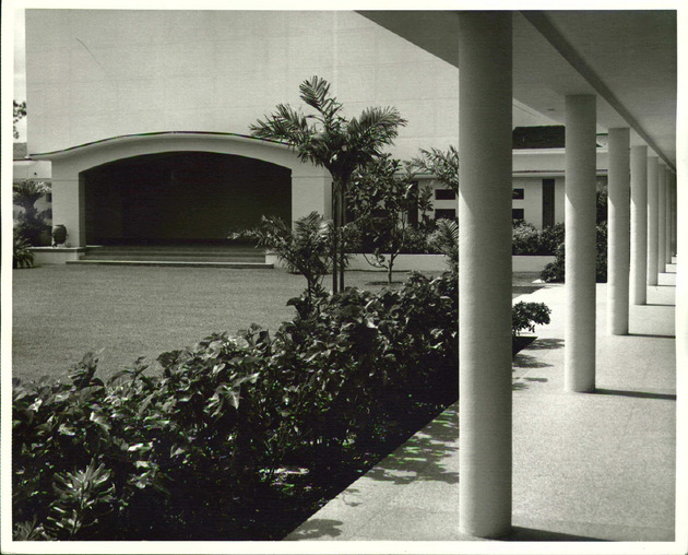 Outdoor stage at the campus Florida Gardens